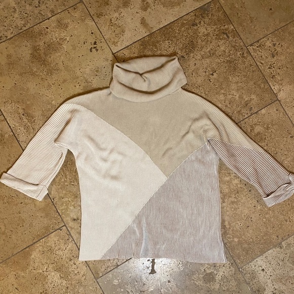 Color Block Sweater - Picture 6 of 12